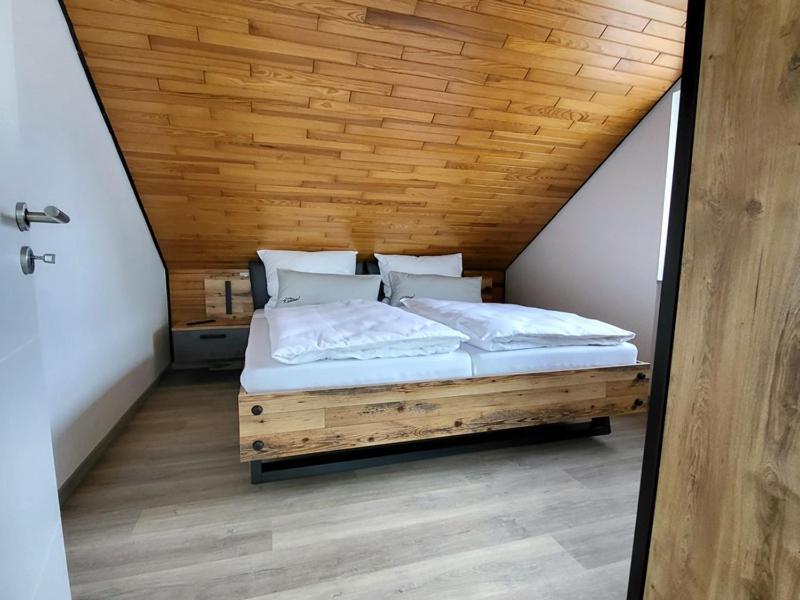 Kanino Monschau Bagian luar foto
