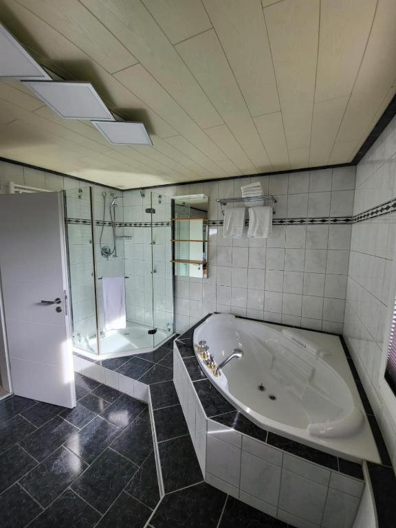 Kanino Monschau Bagian luar foto